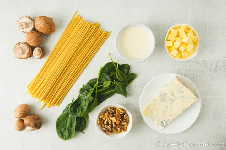 ingredients for Blue Cheese Pasta with Spinach, Mushrooms and Walnuts.