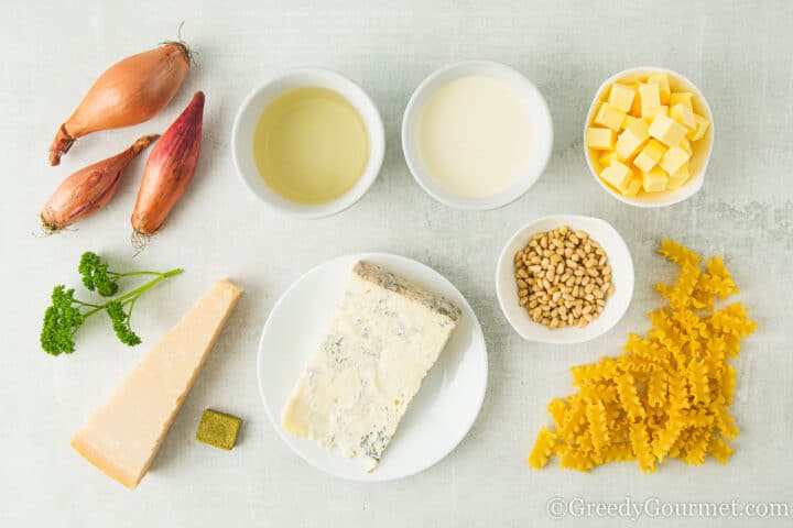 ingredients for gorgonzola pasta.