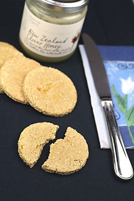 Crunchy Rough Scottish Oatcakes