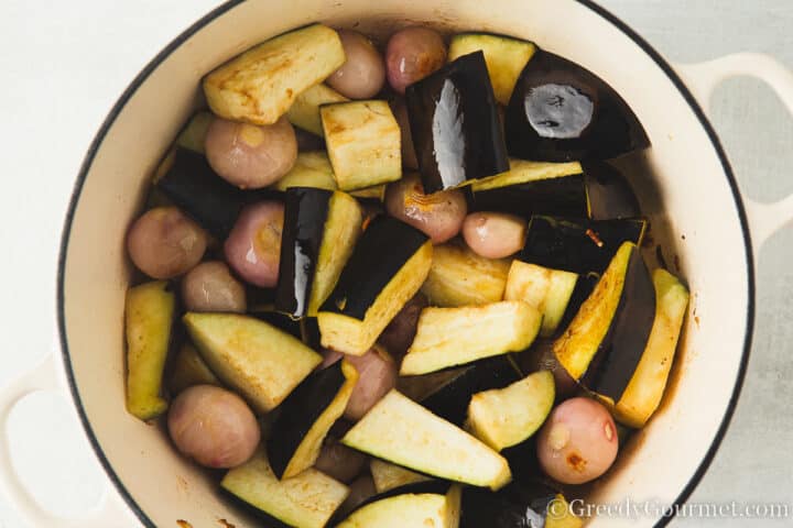 add eggplant to shallots.