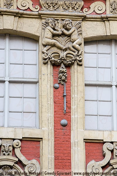 Cannon Balls in Buildings in Lille