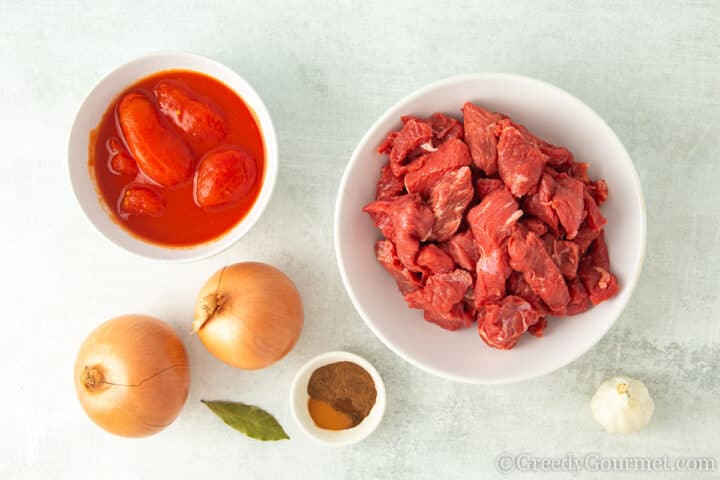 Ingredients for Beef Pastitsada.