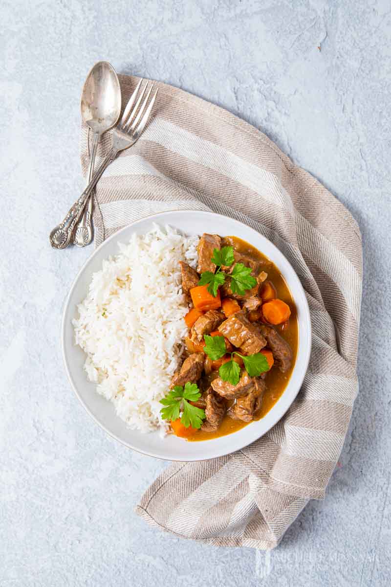 Plate of slimming world beef stew and rice