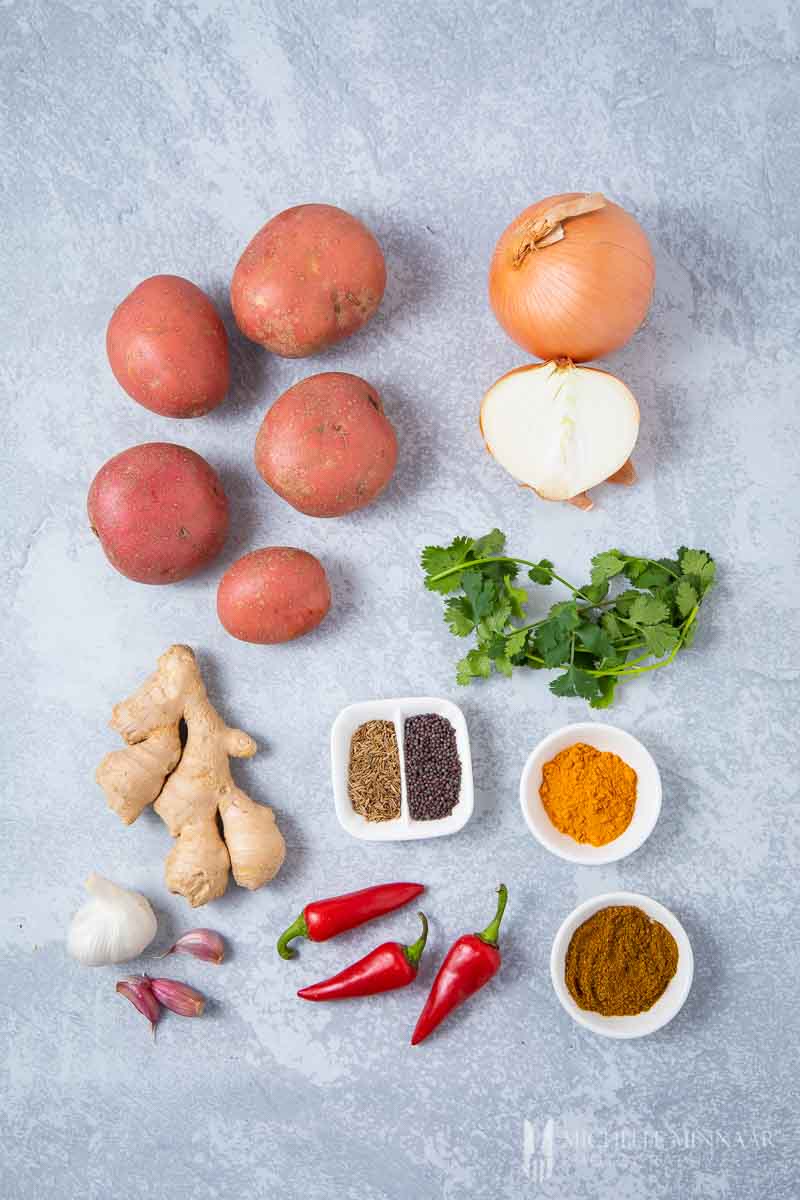 Ingredients to make bombay aloo 