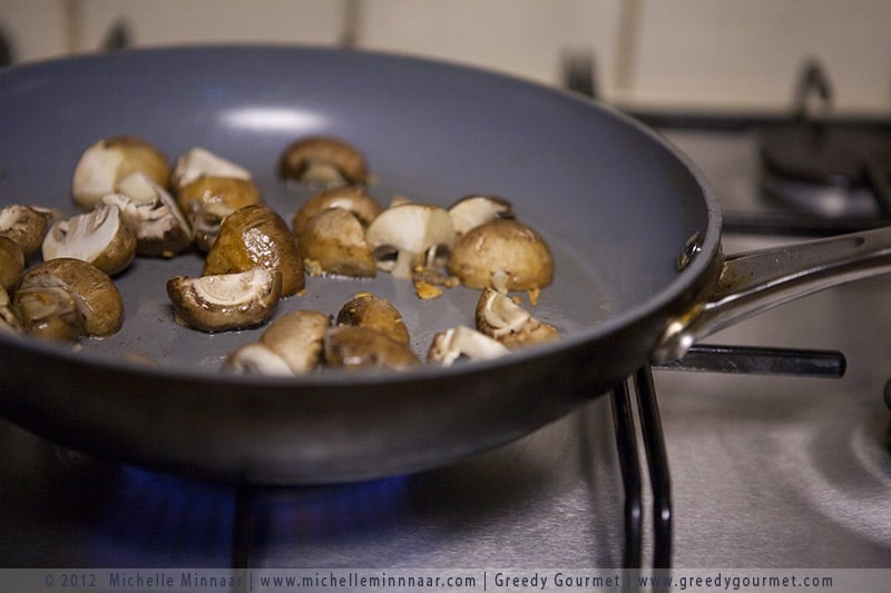 Fry the mushrooms with garlic