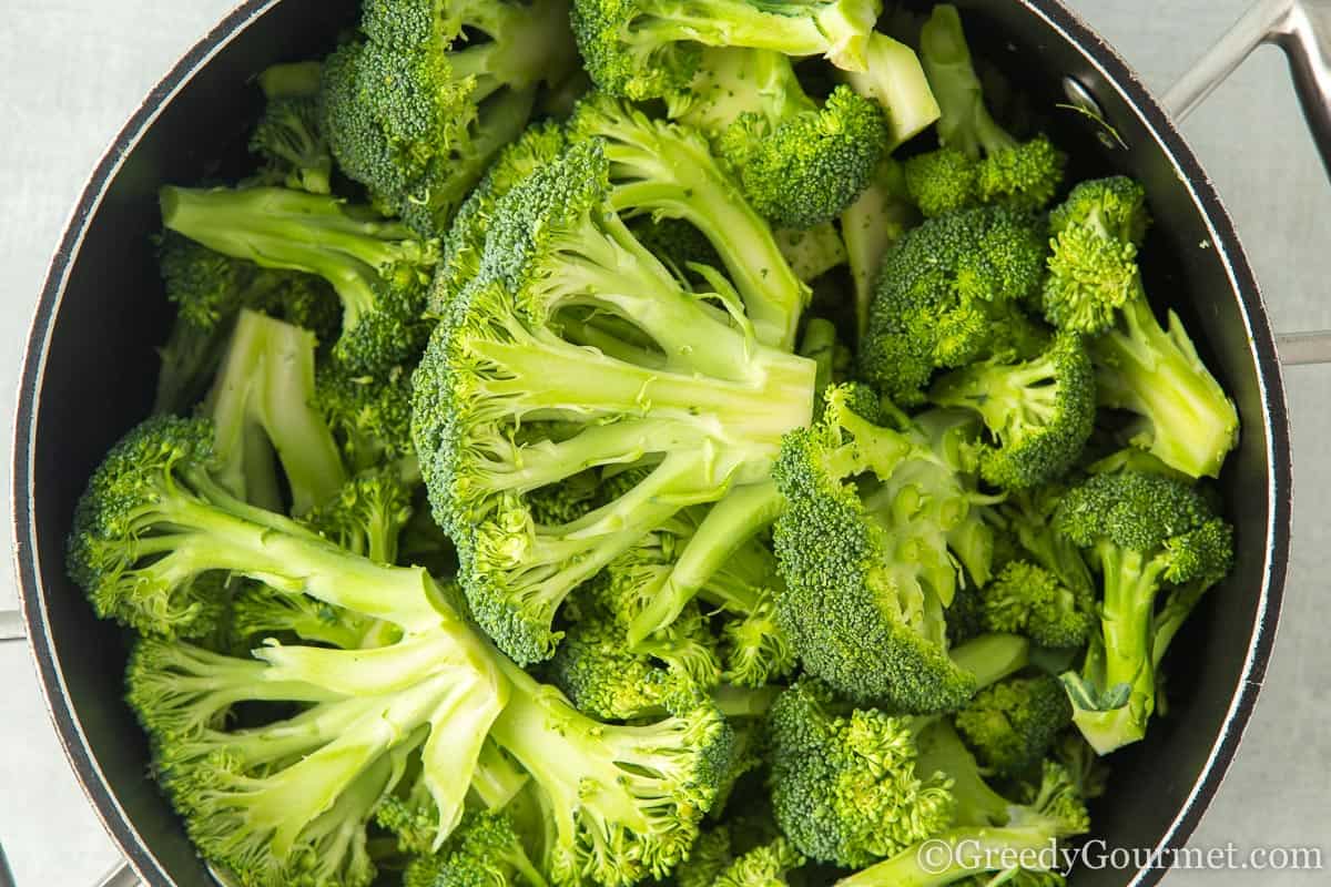 add broccoli to large pot.