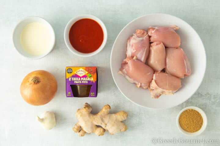 ingredients for easy chicken curry.