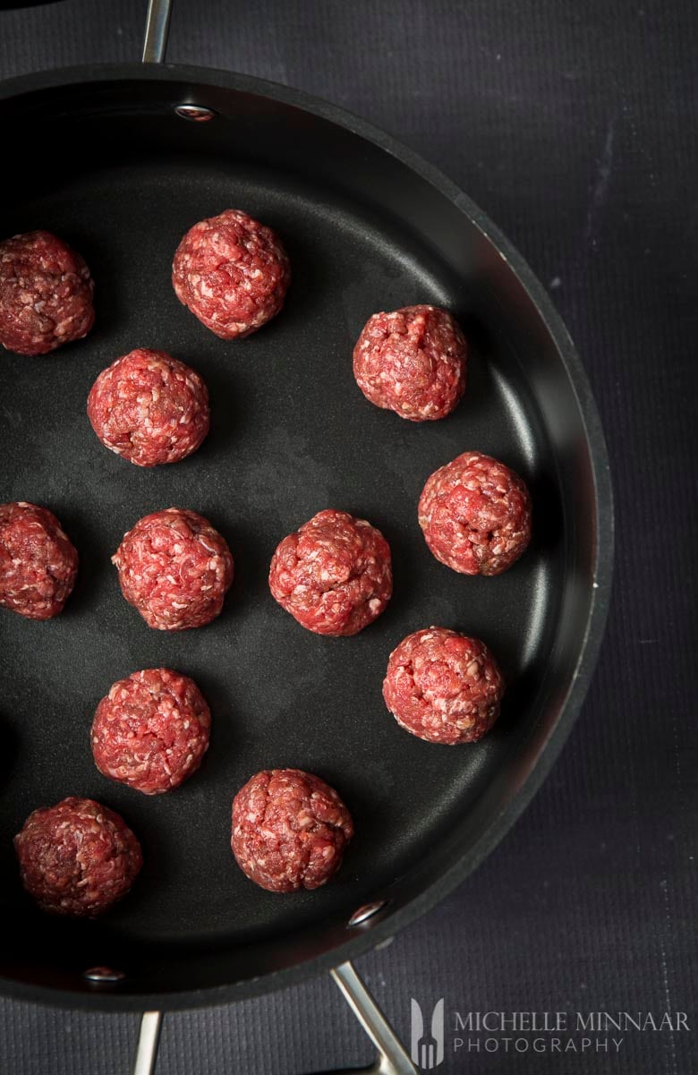 Meatballs Raw