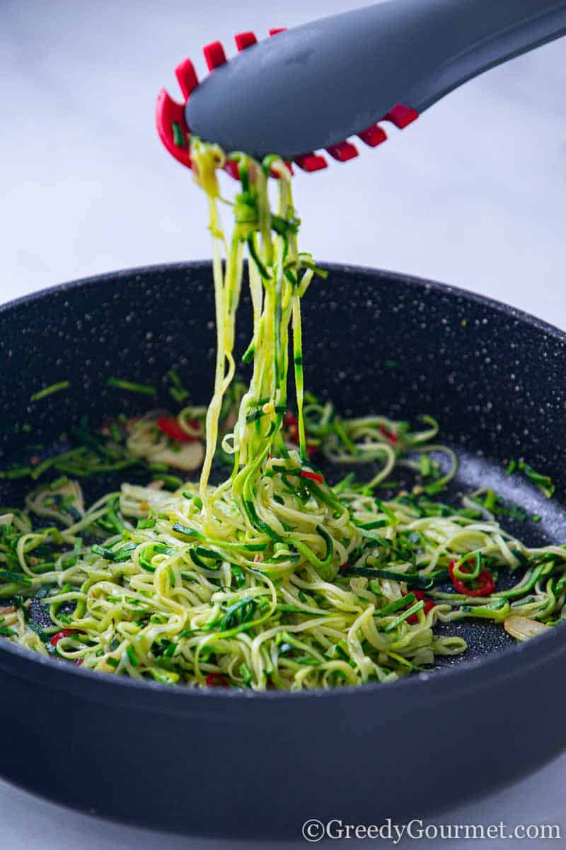 Garlic And Chilli Courgetti: Vegan Goodness | Greedy Gourmet