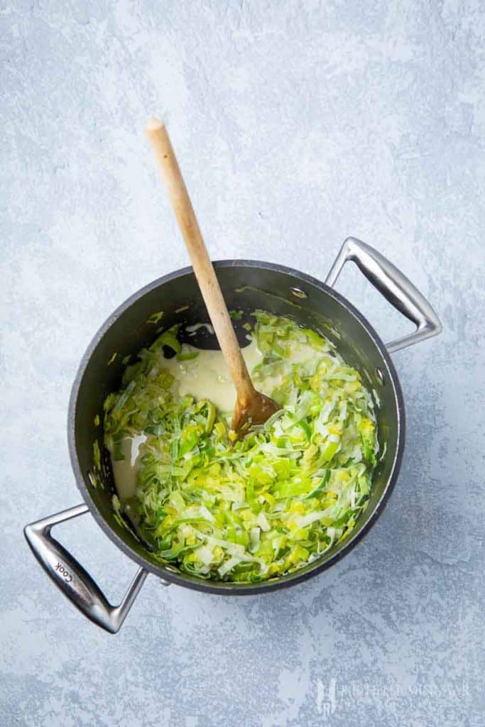 leeks in a saucepan 