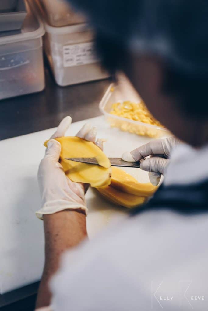 Thai Mangoes Slicing 