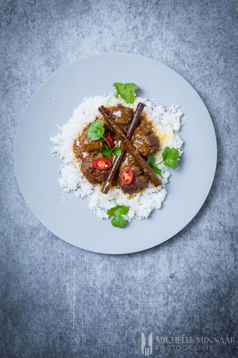 A round plate of beef kofta