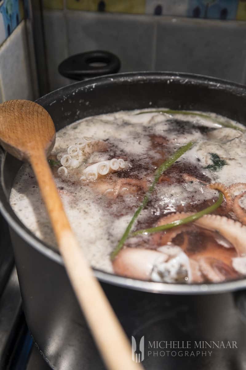 Octopus Boiling 