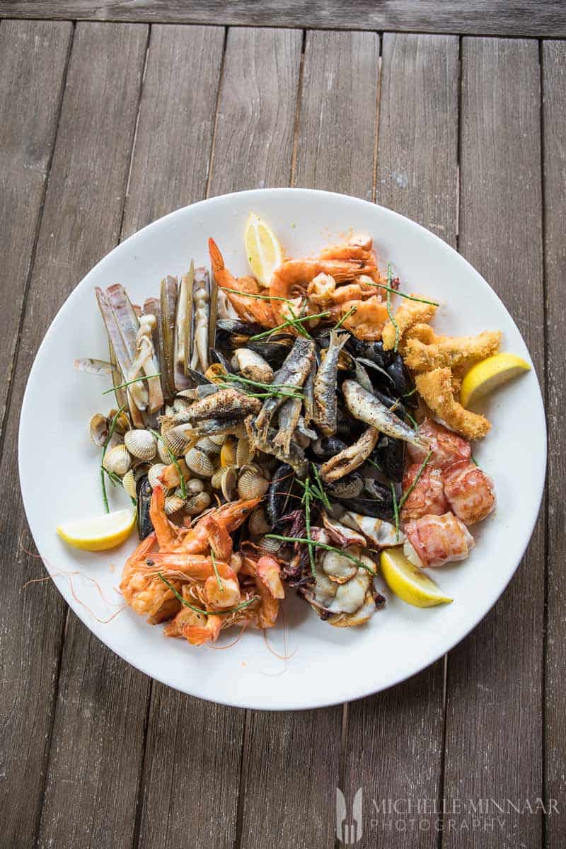  A seafood platter with fresh shrimps, and clams at t' kleine oestertje