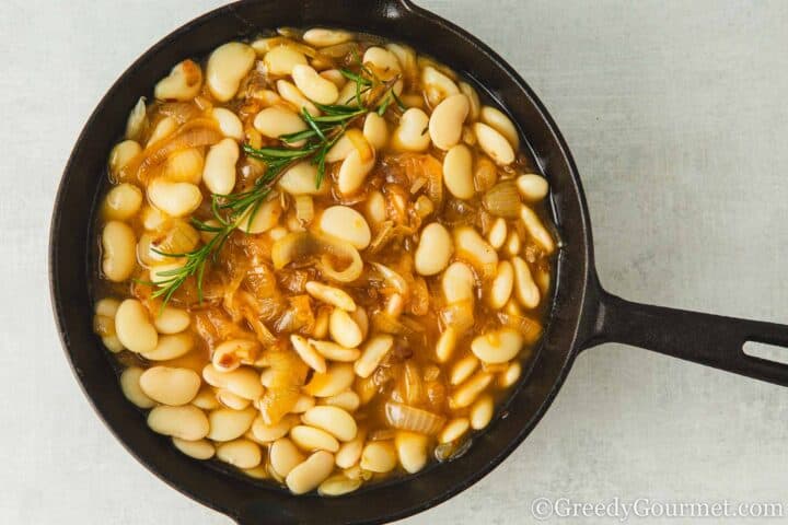 add vegetable stock to pan.