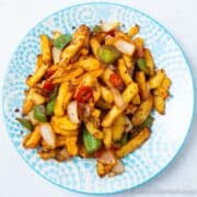 Round plate of salt and pepper chips