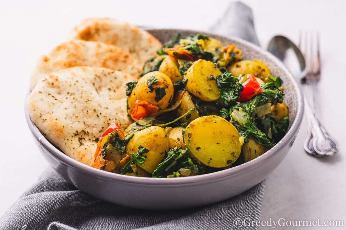 Saag Aloo - Indian Potato And Spinach Curry | Greedy Gourmet