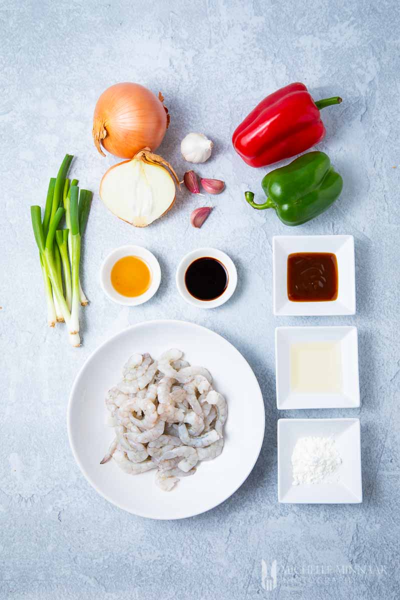 Ingredients to make shrimp in oyster sauce