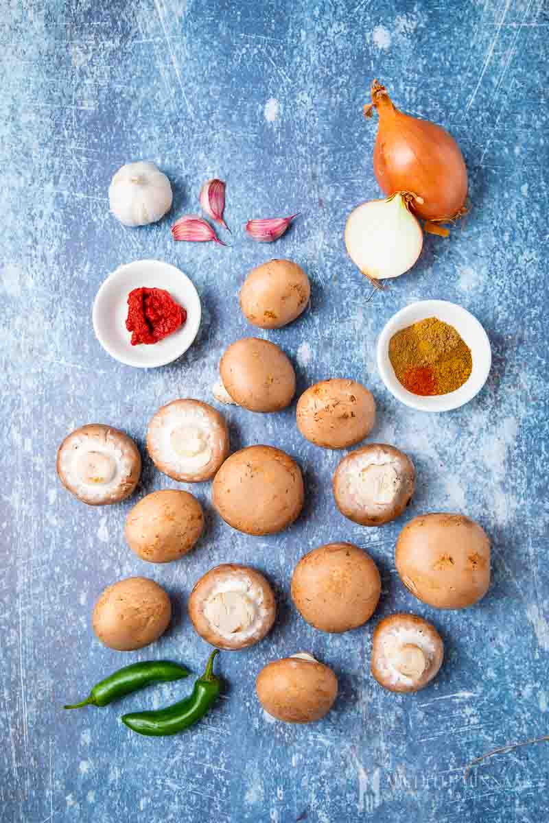 Ingredients to make mushroom bhaji