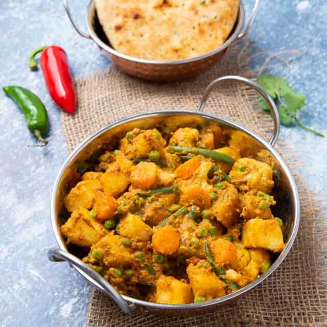 Mixed Vegetable Curry - Indian Vegetable Curry For Vegetarians And Vegans
