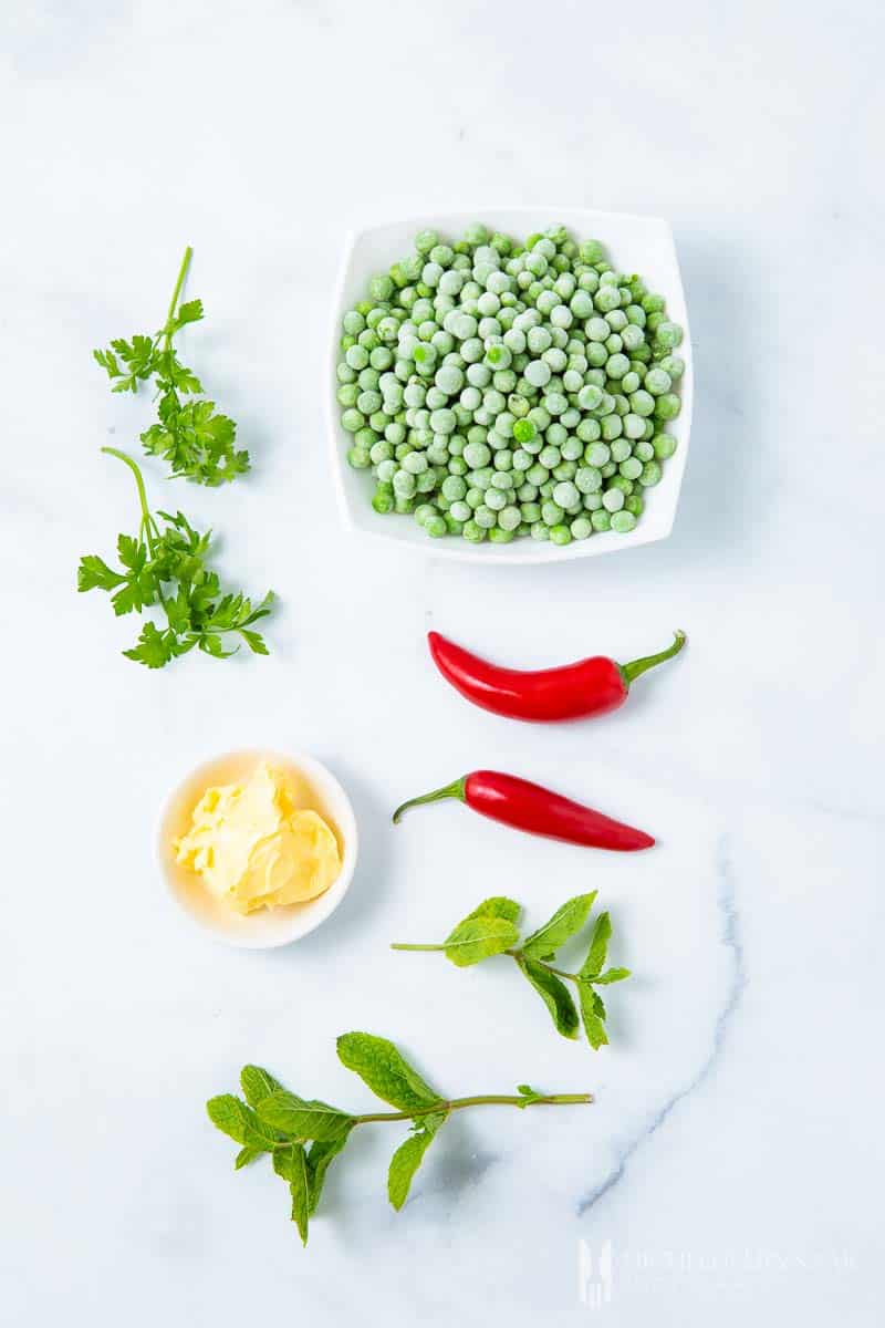 Ingredients to make macho peas