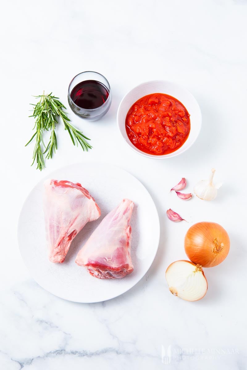 Ingredients to make slow cooker lamb shanks