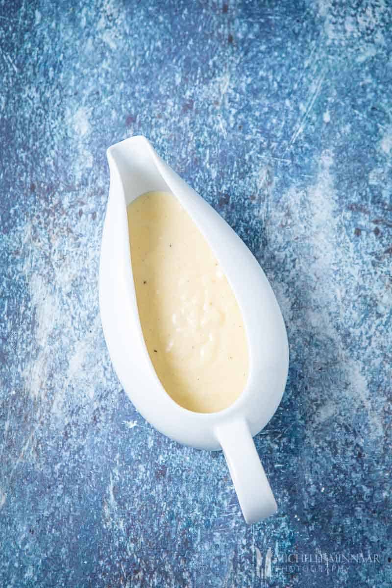 White cream sauce
