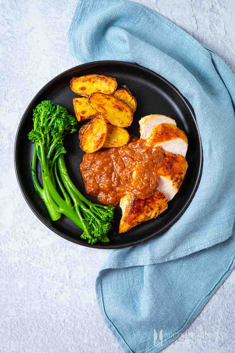 Chicken with rhubarb sauce