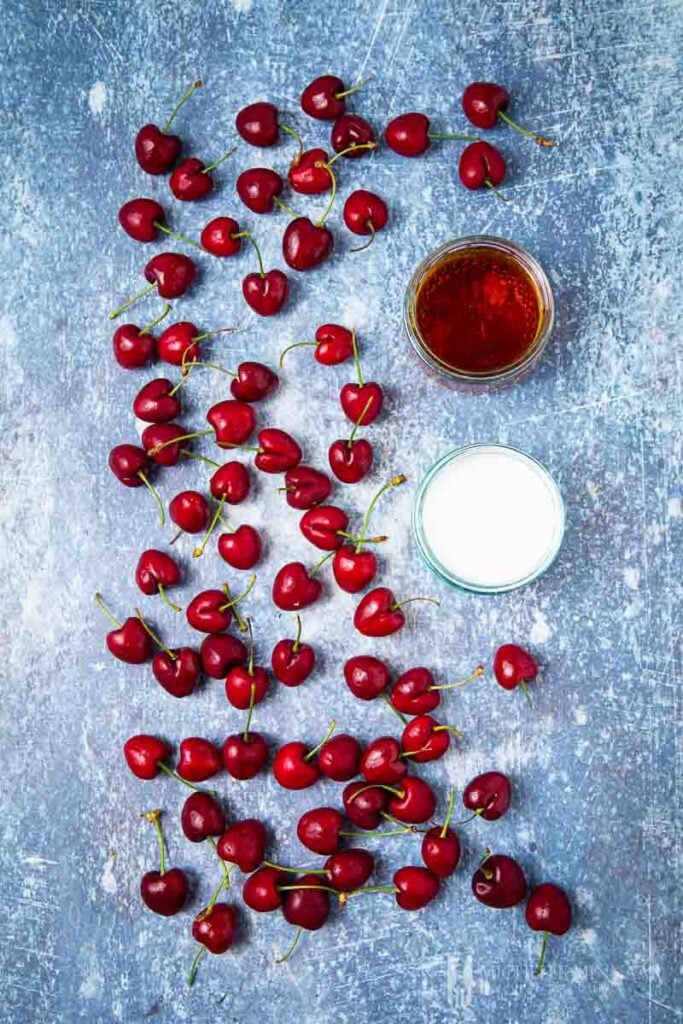 Ingredients to make amaretto cherries