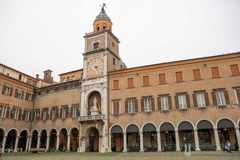 Modena square