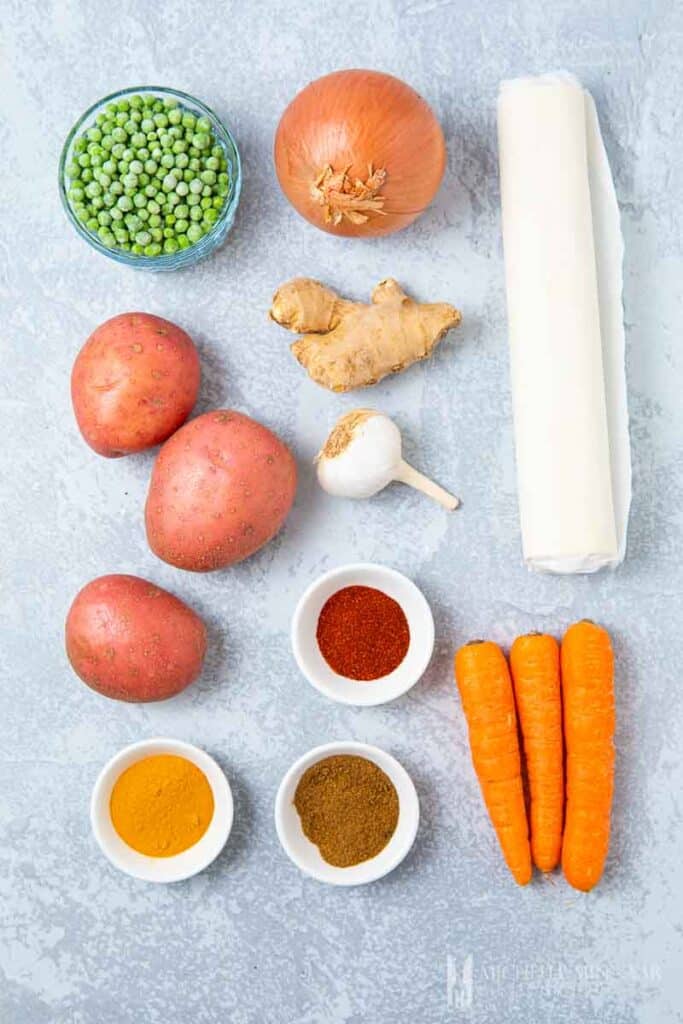 Ingredients to make veggie puffs