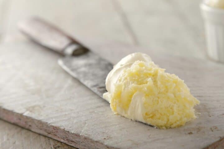 Knife with clotted cream