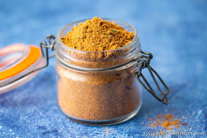 What is in Old Bay seasoning, and recipe to make your own blend