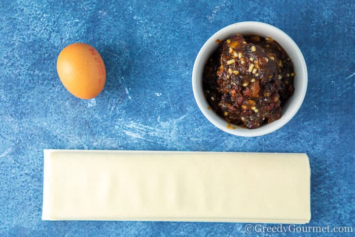 Ingredients for filo pastry mince pies.