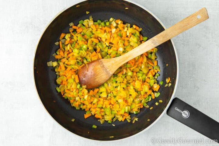 frying mire poix.