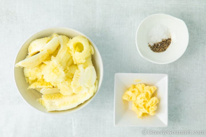 Ingredients for sautéed marrow seeds.