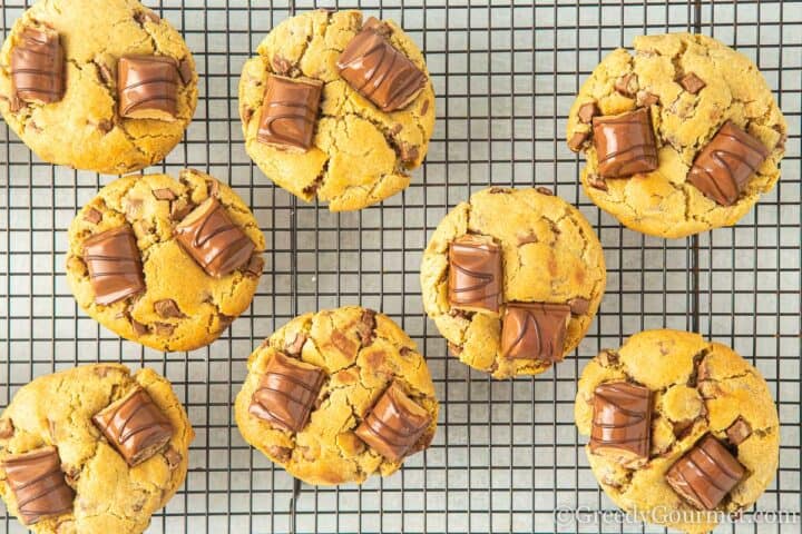 8 kinder bueno cookies set on a cooling rack.