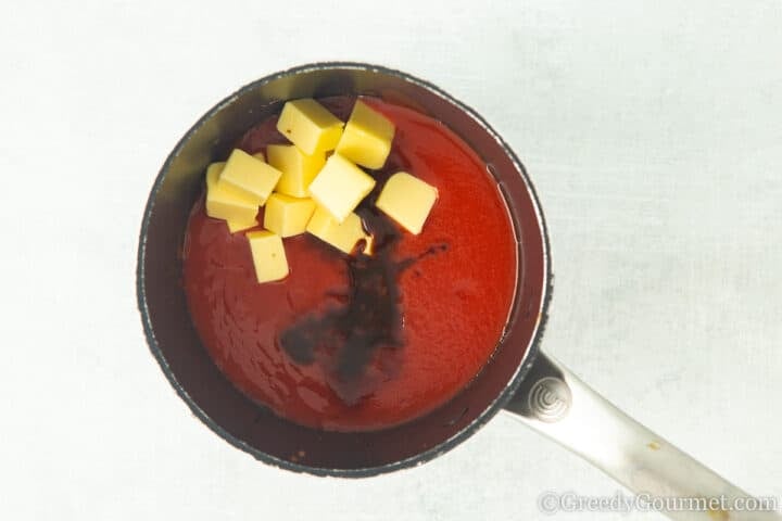 making a tomato sauce.