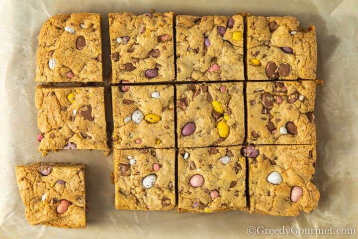 Sliced mini egg cookie bars.