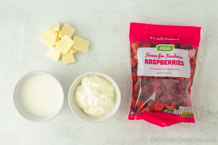 ingredients for white chocolate and raspberry smoothie.