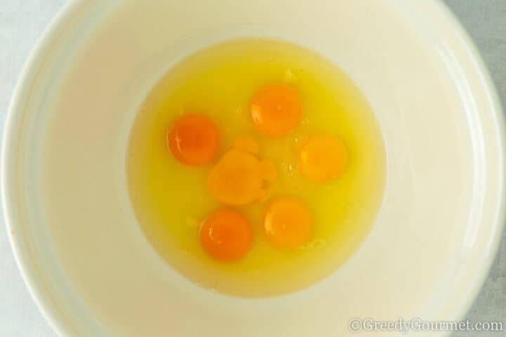 6 eggs in a bowl.