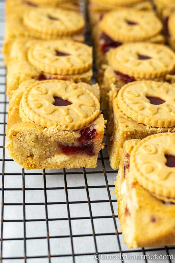 cooling Jammie dodger blondies.