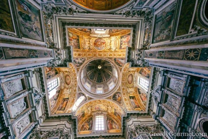 inside view of basilica papale di santa maria maggiore dome.