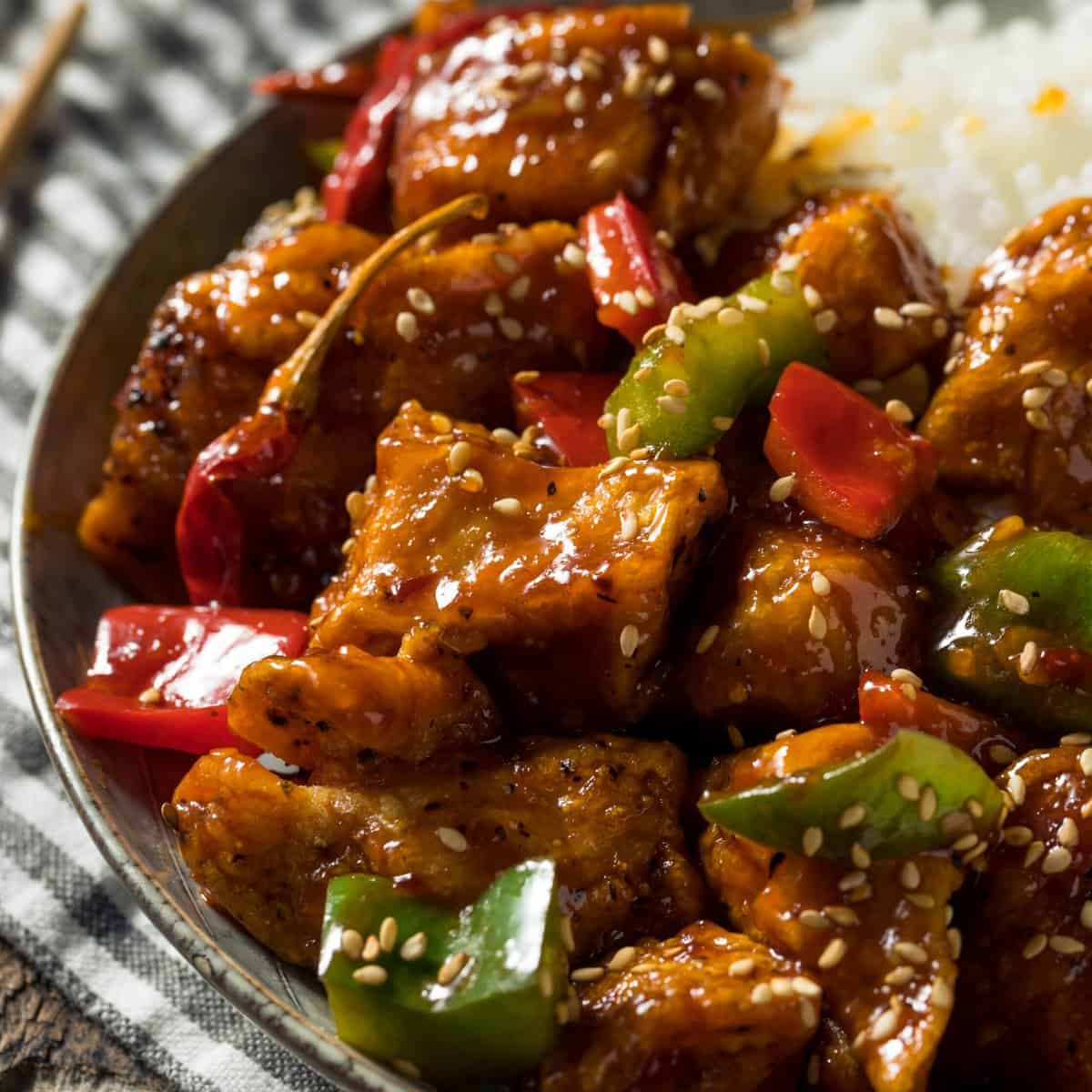 hunan chicken vs szechuan chicken featured image.