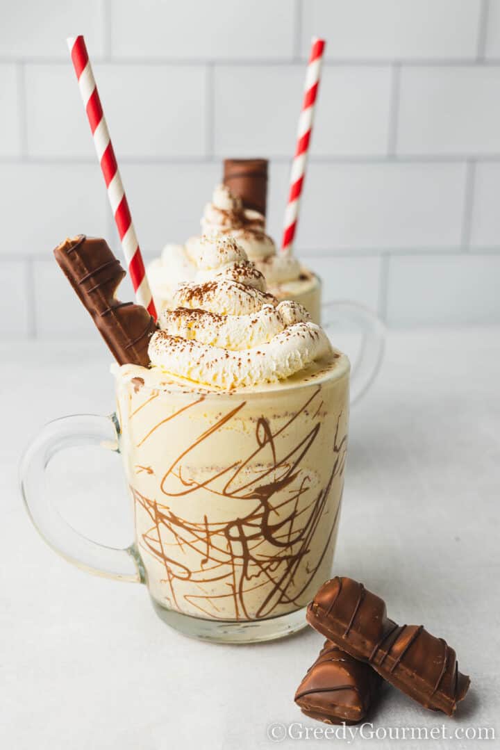 kinder bueno milkshake.