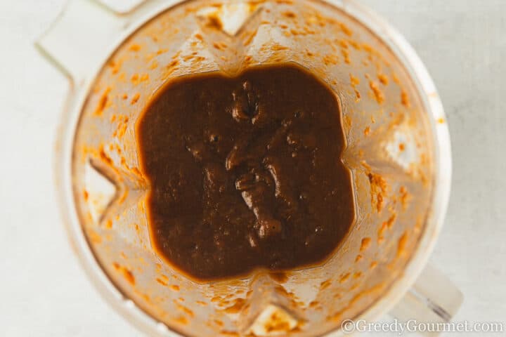 raisin chutney in blender.