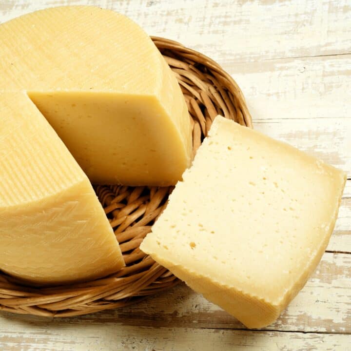 Manchego cheese substitutes.