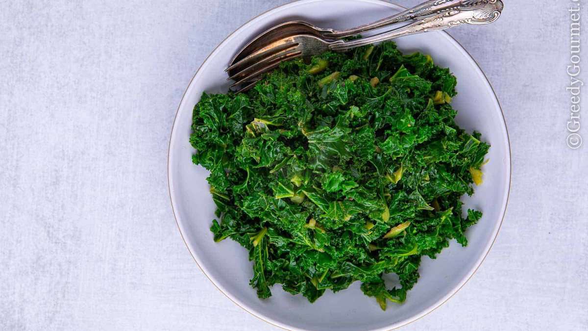 Bowl of kale just blanched, to learn what is blanched kale