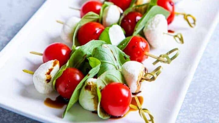 Pilna lėkštė caprese iešmelių receptas
