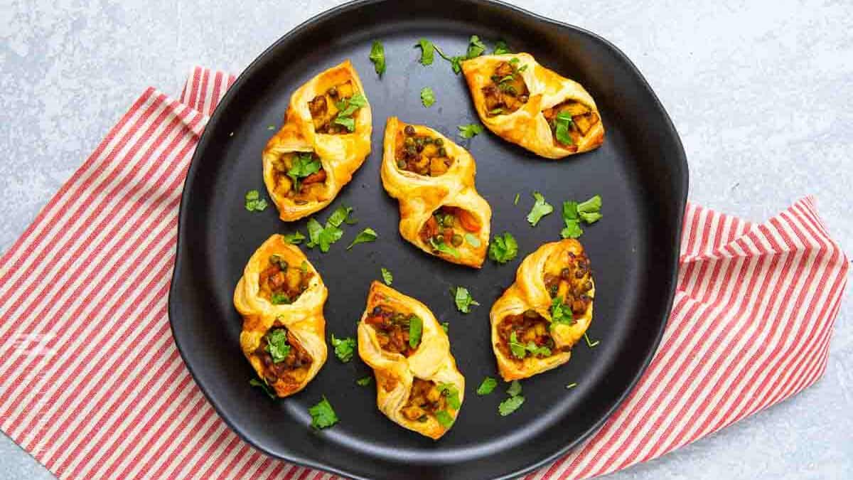 Veggie puffs in a round pan